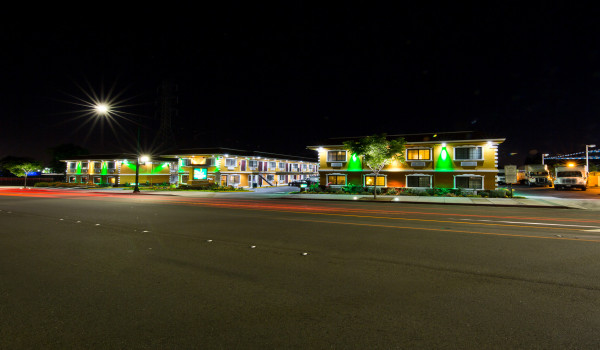 Bay Area Inn & Suites - Exterior