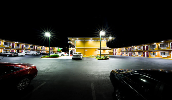 Bay Area Inn & Suites - Bay Area Inn & Suites At Night
