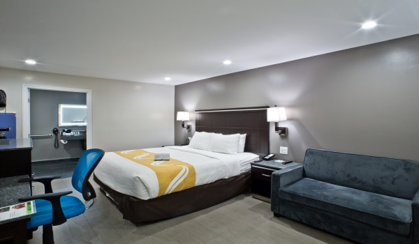 1 King Bed Accessible With Sofa - Non Smoking