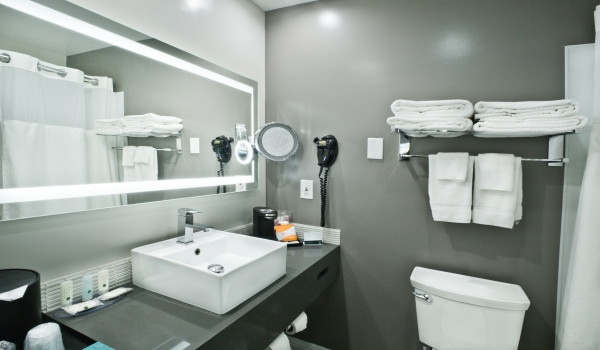Bathroom in 2 Queen Bed - Non Smoking