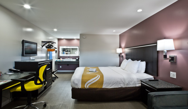 1 King Bed With Sofa - Non Smoking