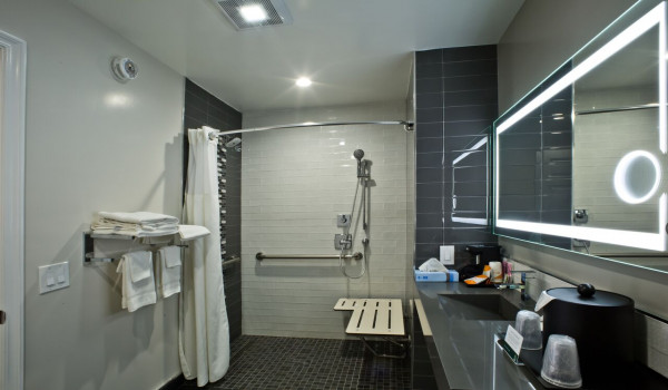 Bay Area Inn & Suites - Accessible Bathroom In 1 King Bed Accessible With Sofa - Non Smoking