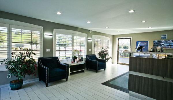 Bay Area Inn & Suites - Lobby